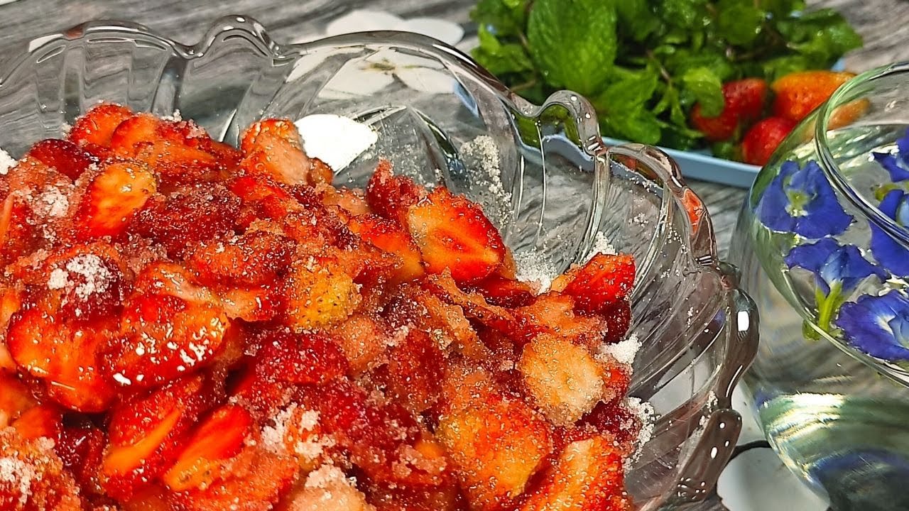 Dâu Tây Ngâm Đường - Cách bảo quản Dâu đẹp màu, sử dụng lâu dài cho nhiều món ngon | Le Anh Cooking