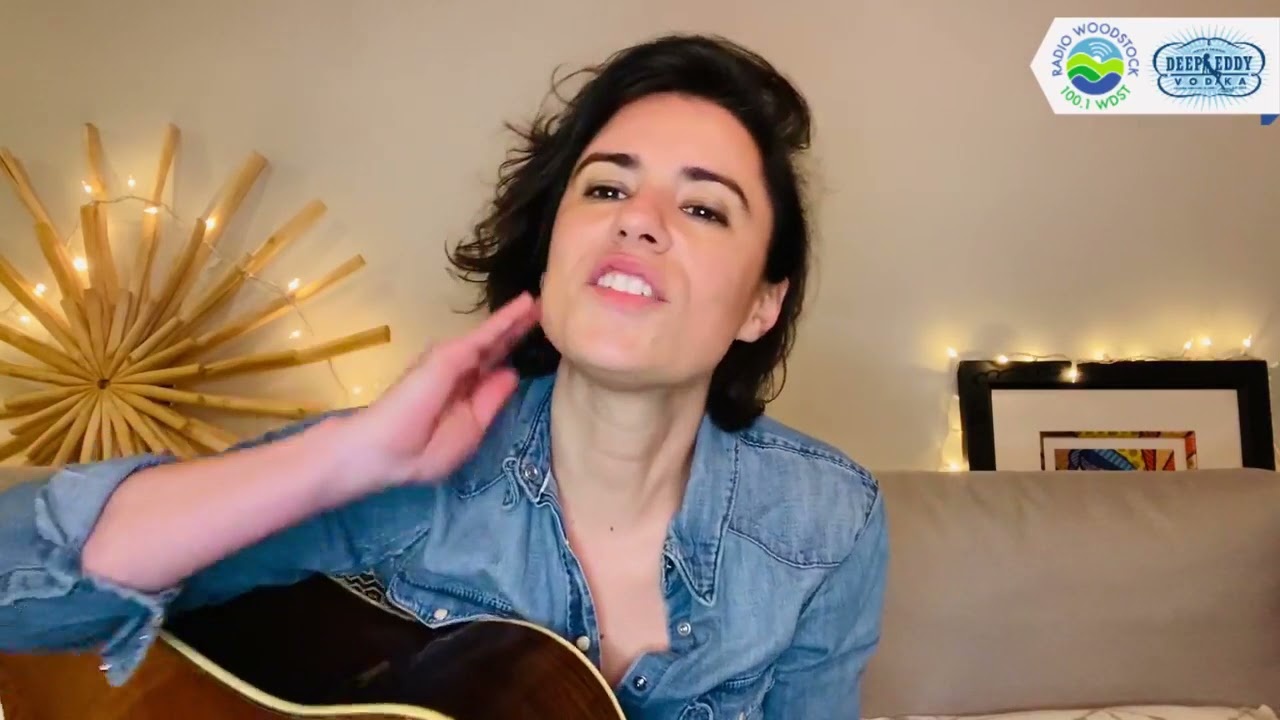 Sofa Session: Leslie Mendelson