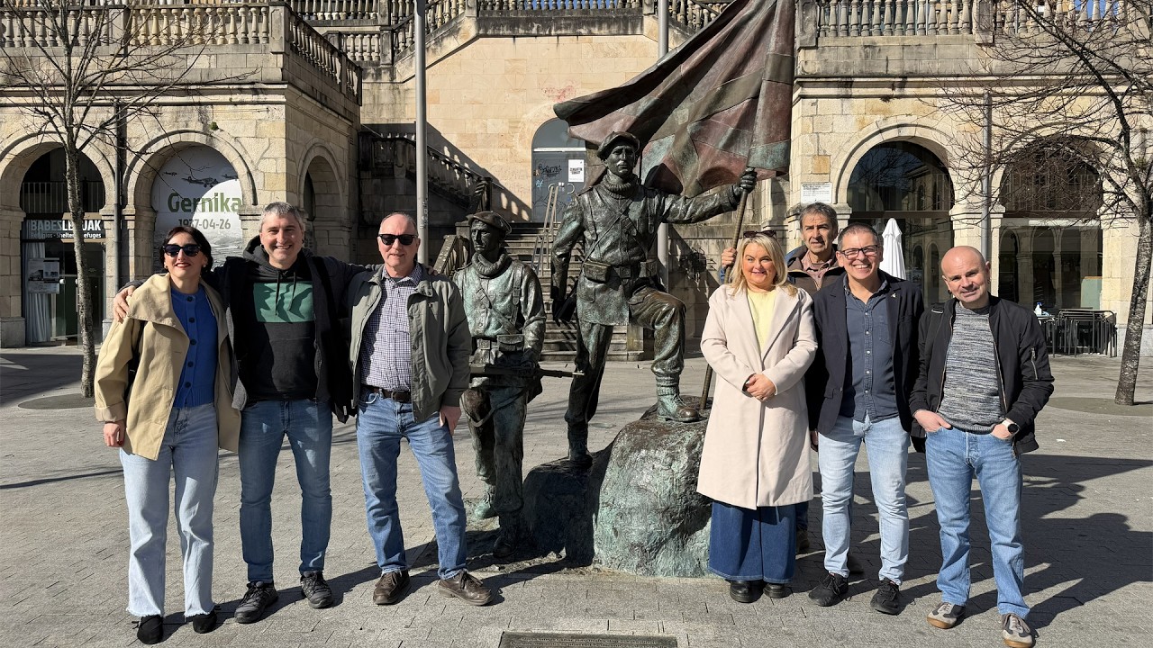 Sinn Féin eta Bloody Sunday Trusteko delegaritza bat izan da egunotan EH Bildurekin Euskal Herrian