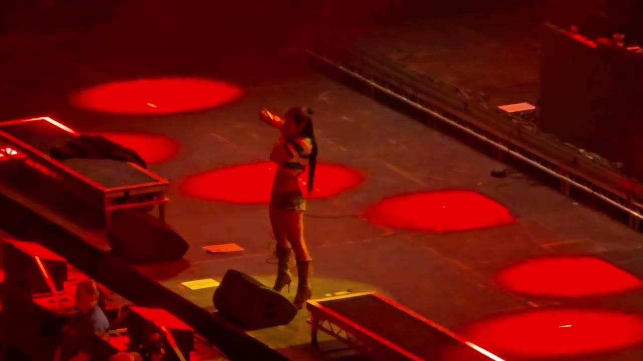 Miss Kaninna (Live) (OVO Hydro, Glasgow, 30/11/2025)