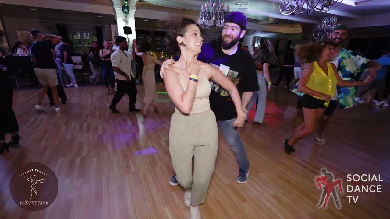 Niki & Mariano - Mambo social dancing | Madrid Mambo y Nada Más 2024