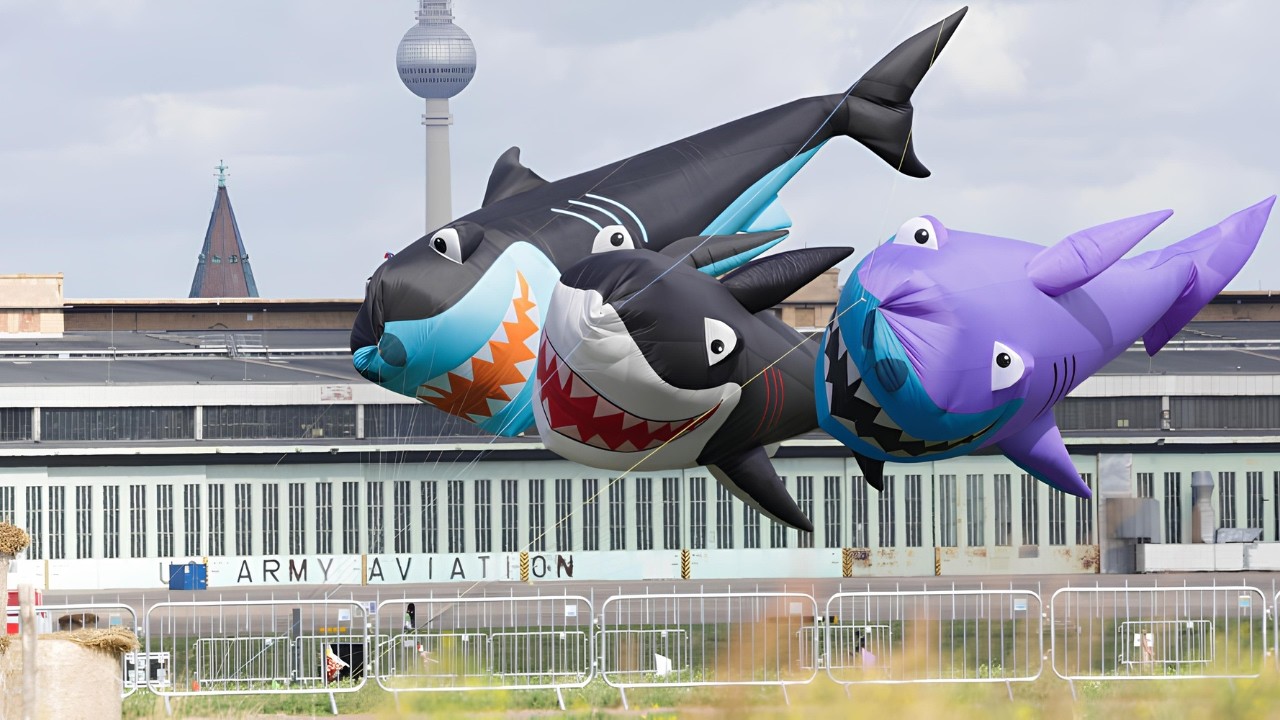 Festival of Giant Kites - Berlin Tempelhofer Feld