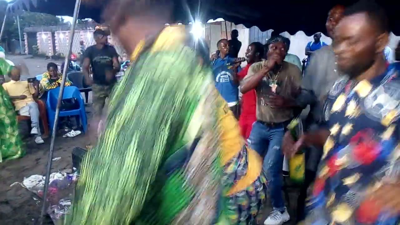 Ndara de leader dolarene, en veillé, super