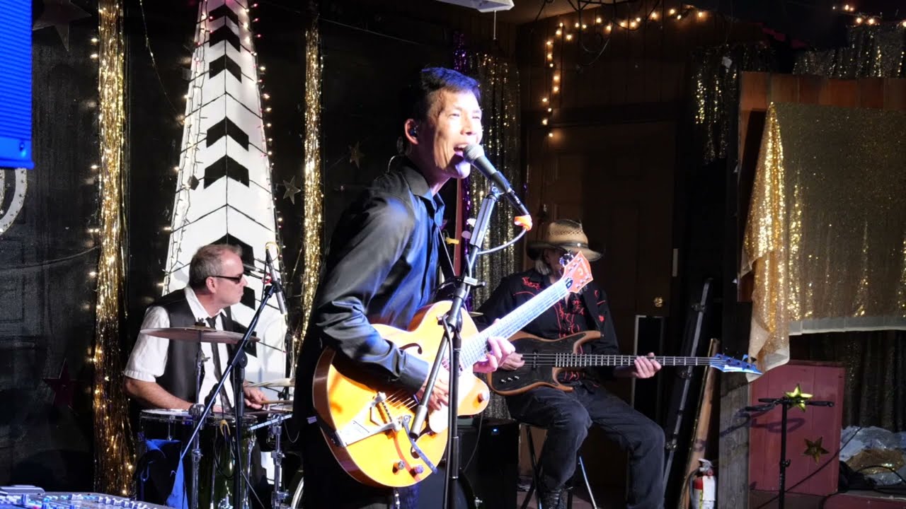Heartbreak Hotel - Elvis Presley - live cover