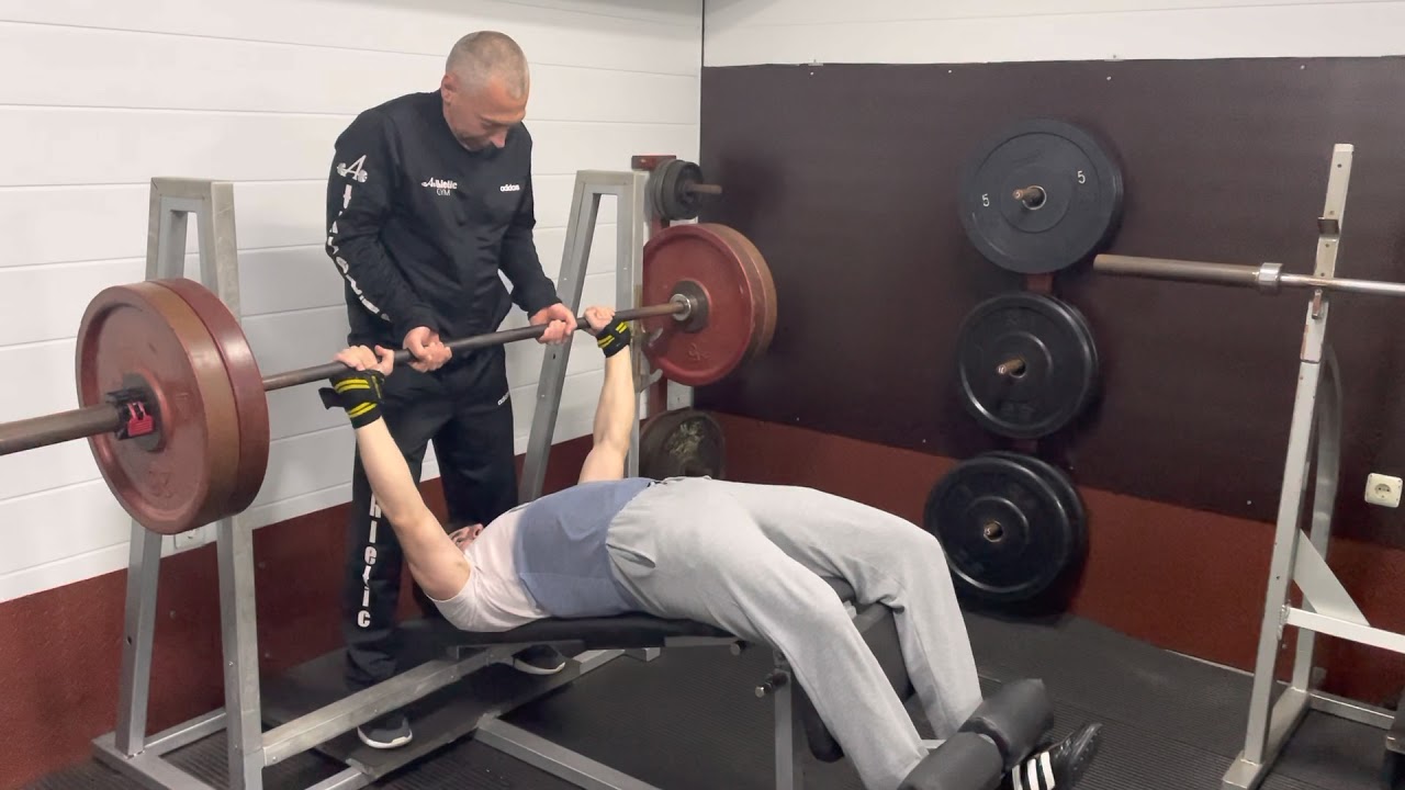 Decline Bench Press 120 kg (265 lbs)
