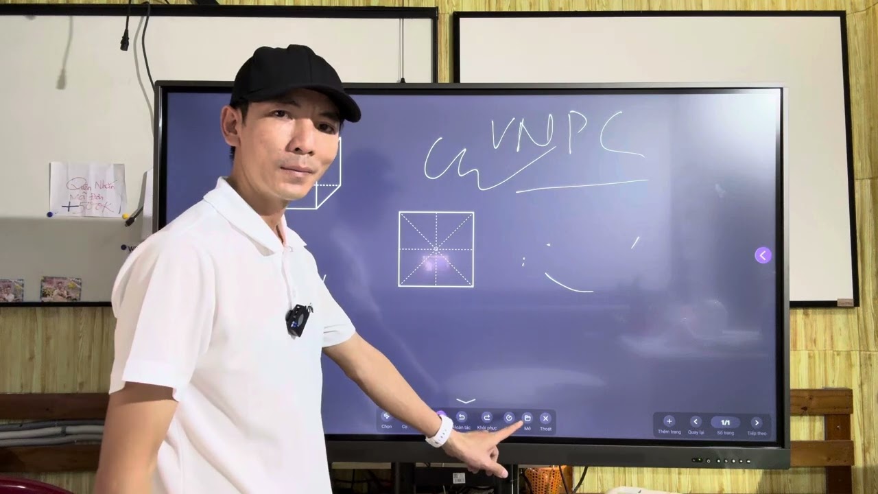 Chia sẻ thực tế về màn hình tương tác thông minh và tivi tương tác cho lớp học