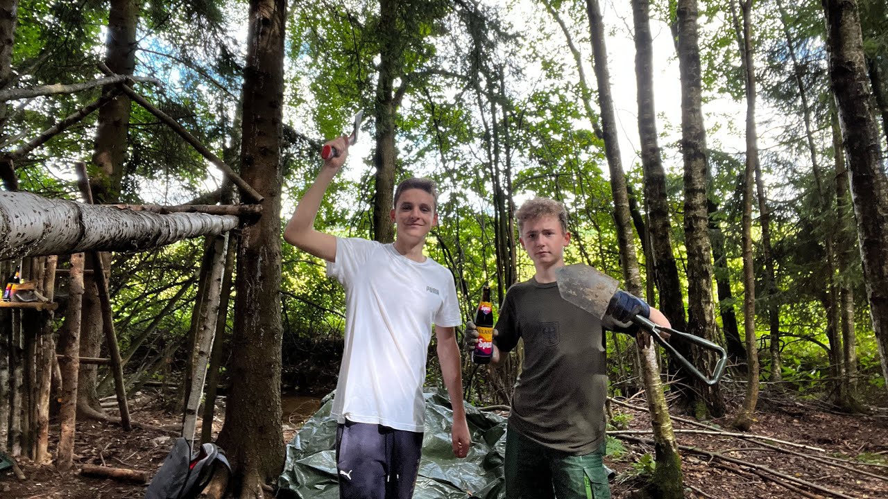 Wir bauen eine geheime Base im Wald!!! #2