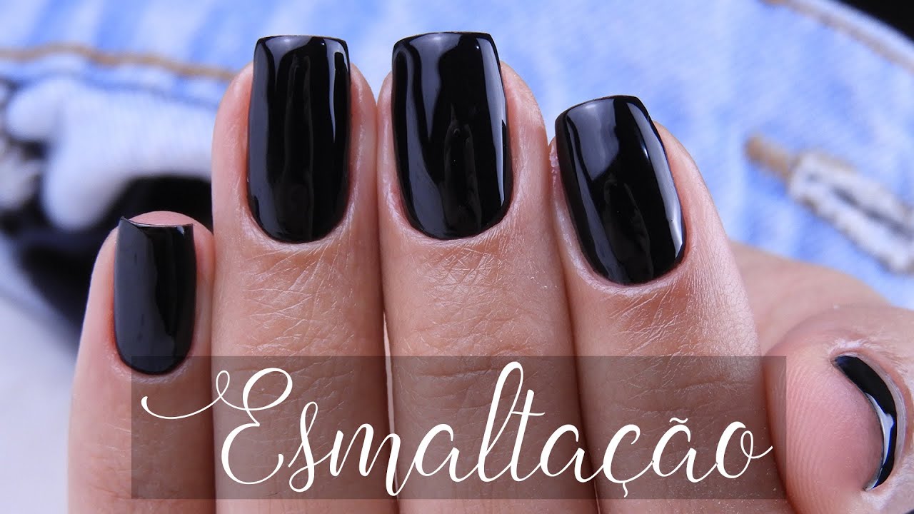 Esmaltação em Gel com Esmalte Preto