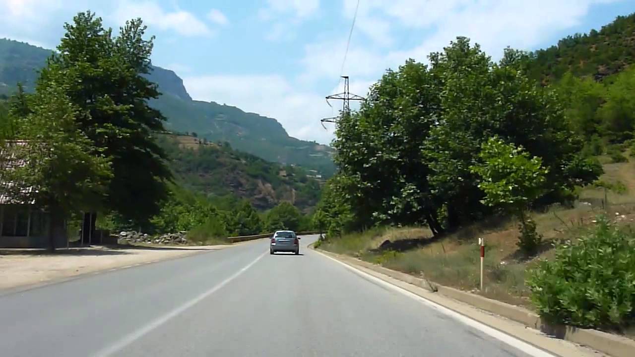 Albania - przejazd drogą SH3. Trasa Elbasan - Librazhd - Qukes - Prrenjas - Qafe Thane.