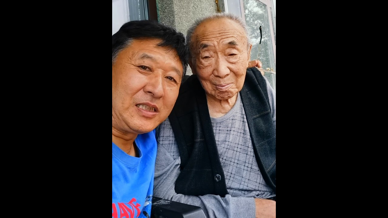 #热门 爸爸来看儿子儿媳来了！儿子儿媳永远都是父母的牵挂。父母永远都想把儿子的这个风筝线永远握在自己手中。