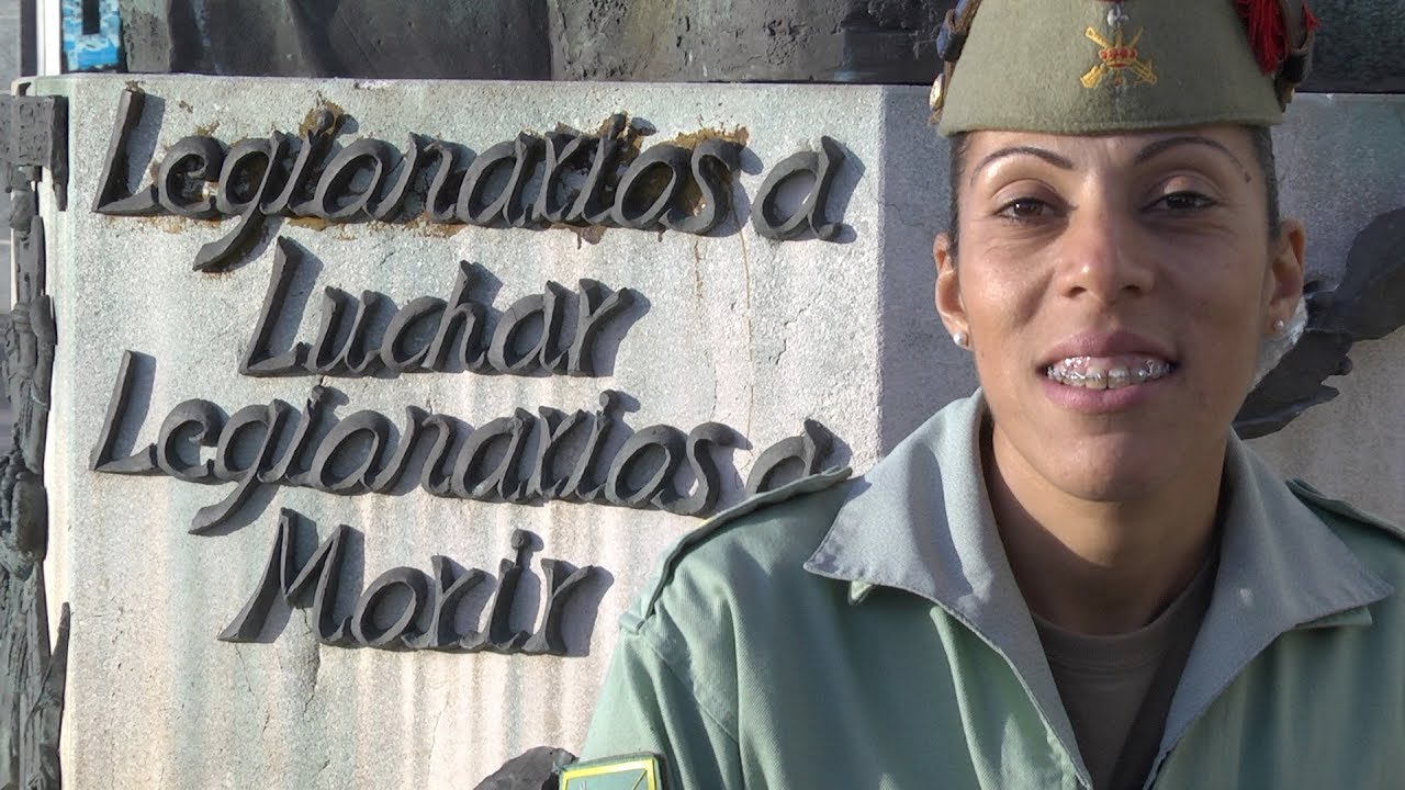 La cabo Manar Benakhlifa Miludi, protagonista del calendario del Ejercito de Tierra 2019