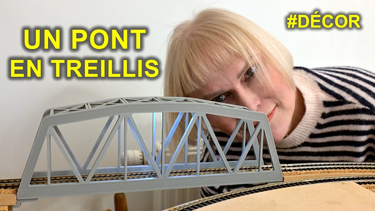 Installation d’un pont métallique à treillis arqué au dépôt - #Décor 🧱