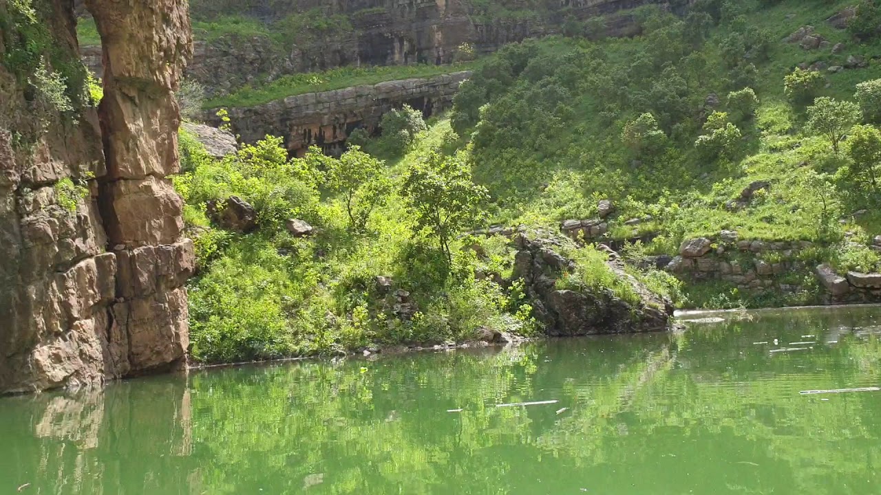 Dukan Lake - The Groom and Bride Valley