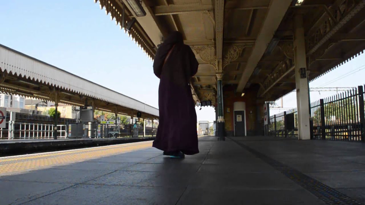 20 Minutes with the Hammersmith and City and District Line at East Ham