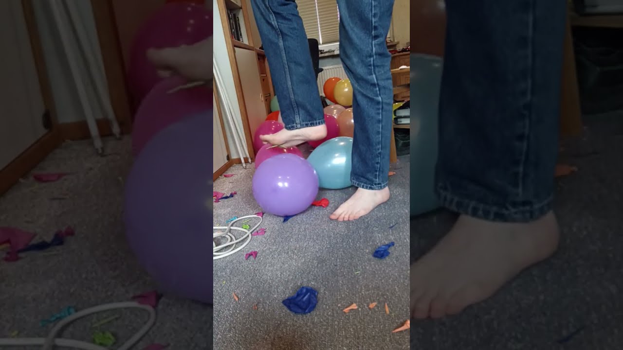 Balloon stomp with barefeet (3/3)