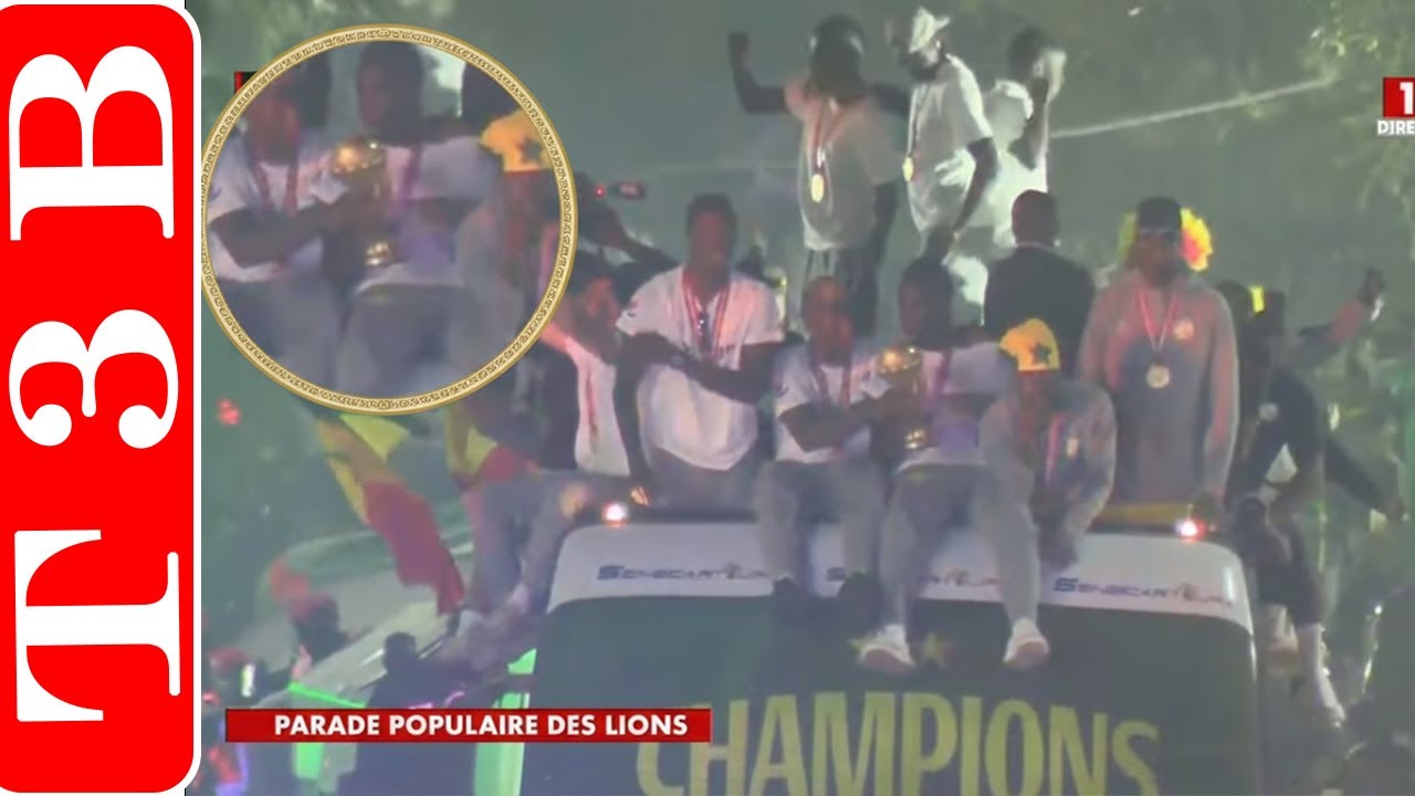 Devant le palais de la république, Gana Gueye et ses coéquipiers enflamme la foule 