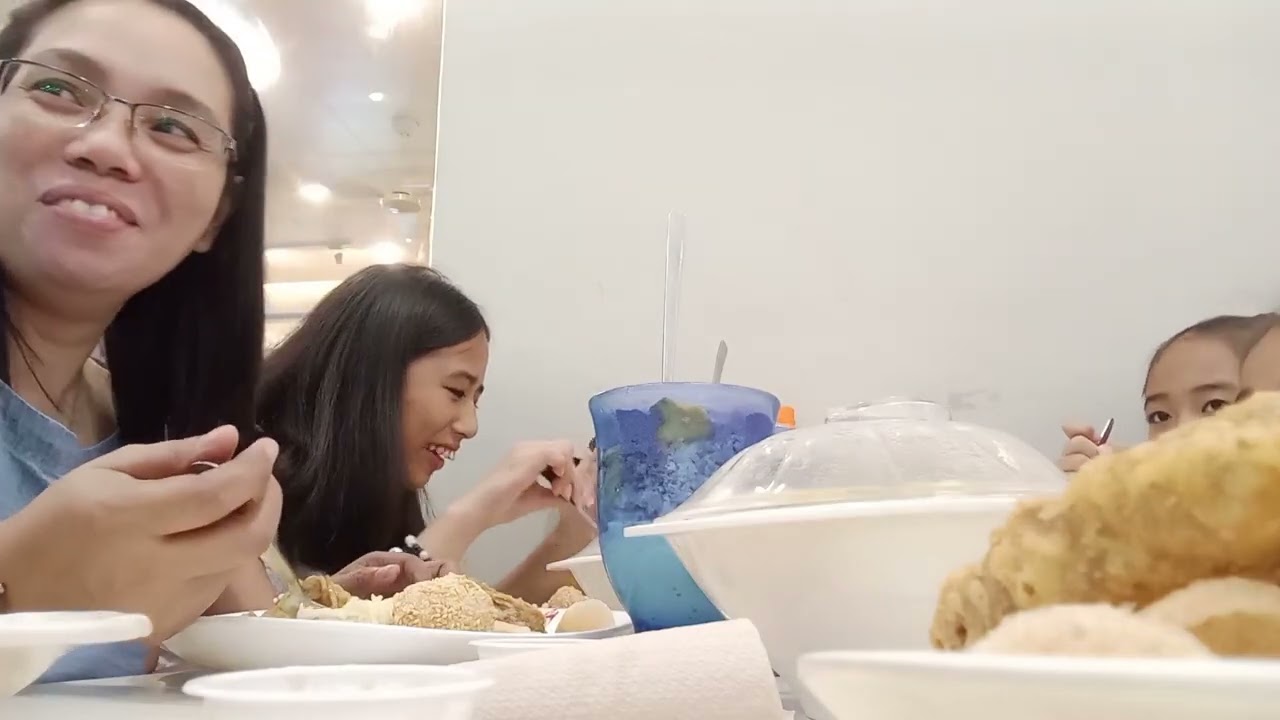 Ang saya pag napasaya mo ang mga mahal mo sa Buhay💗. Enjoy eating my nephews syempre pati kami🥰