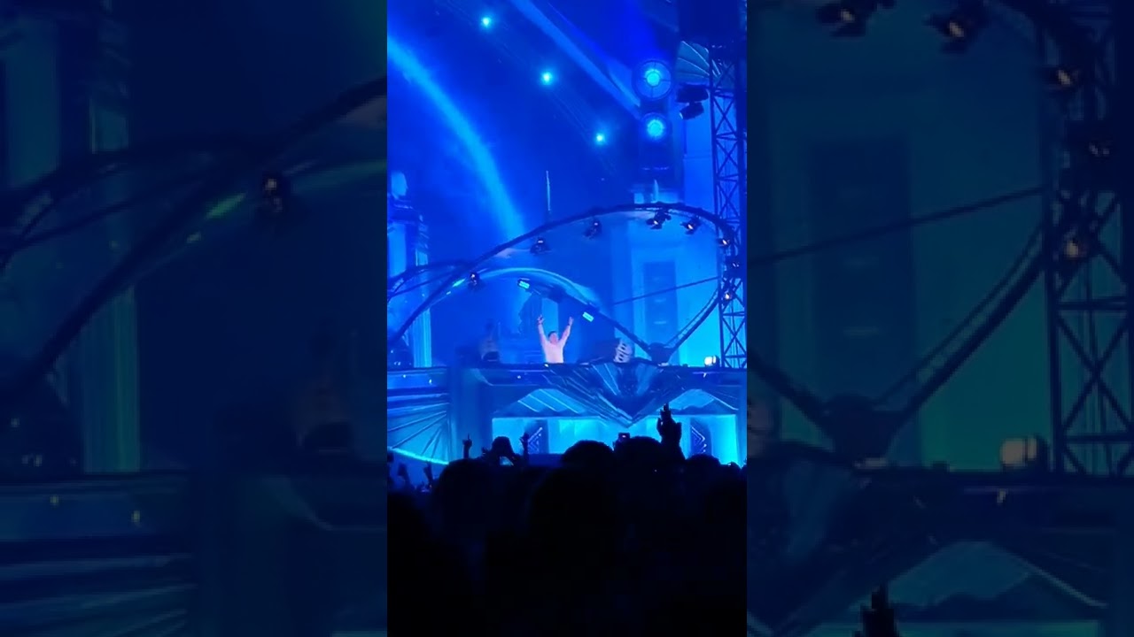 TOMORROWLAND W1 HARDWELL