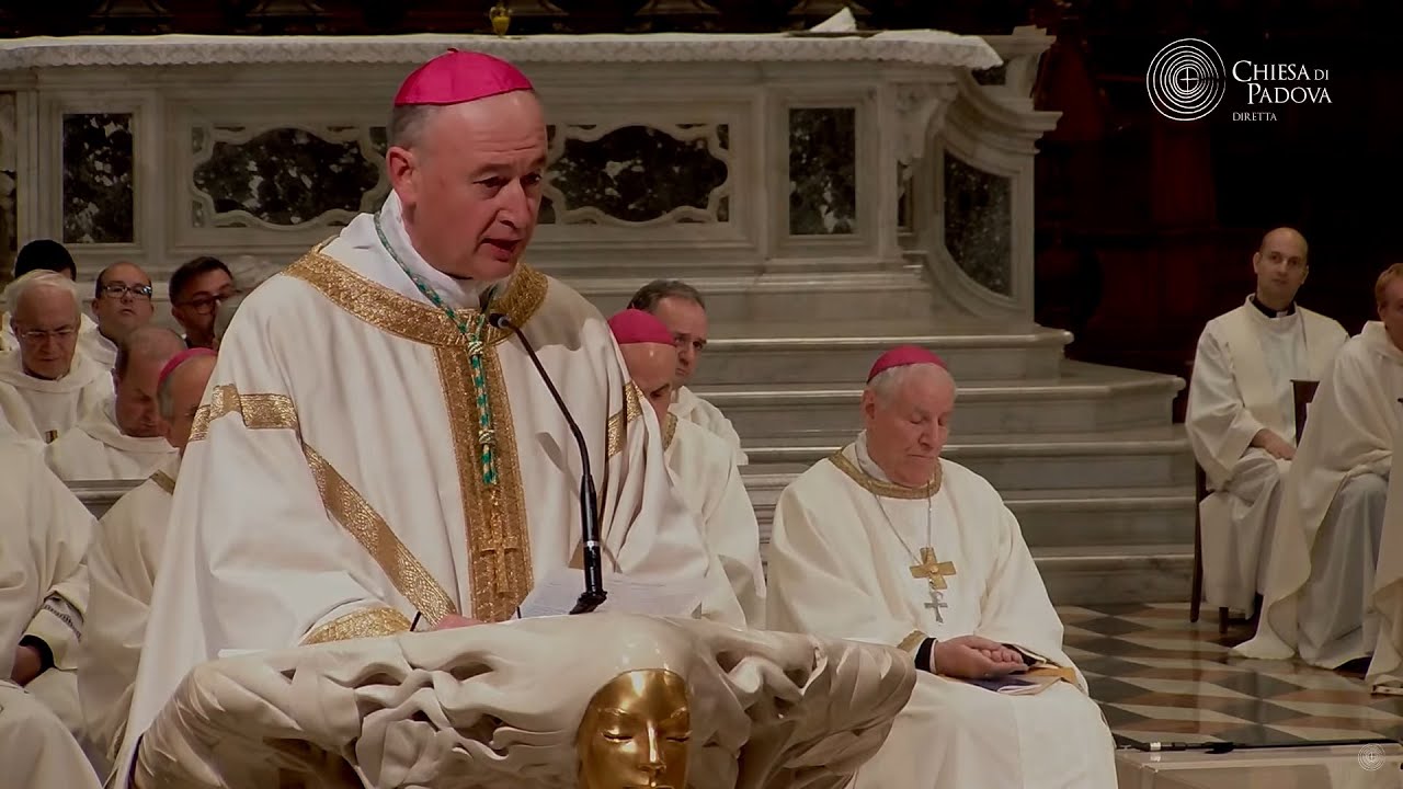 Oppido - Palmi, il ringraziamento del vescovo Giuseppe Alberti alla fine della messa di ordinazione