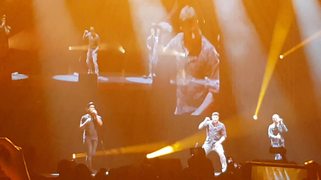 Blue Live in Singapore (02 March 2019) - Curtain Falls