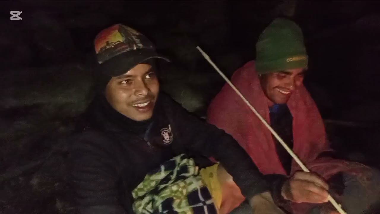 रावा खोलामा माछा मार्दै हामी 🤗