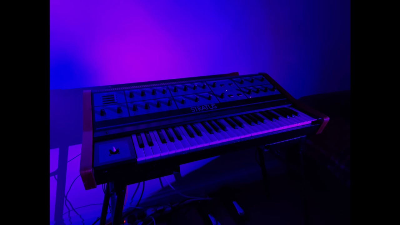 Crumar Stratus - Demo Track