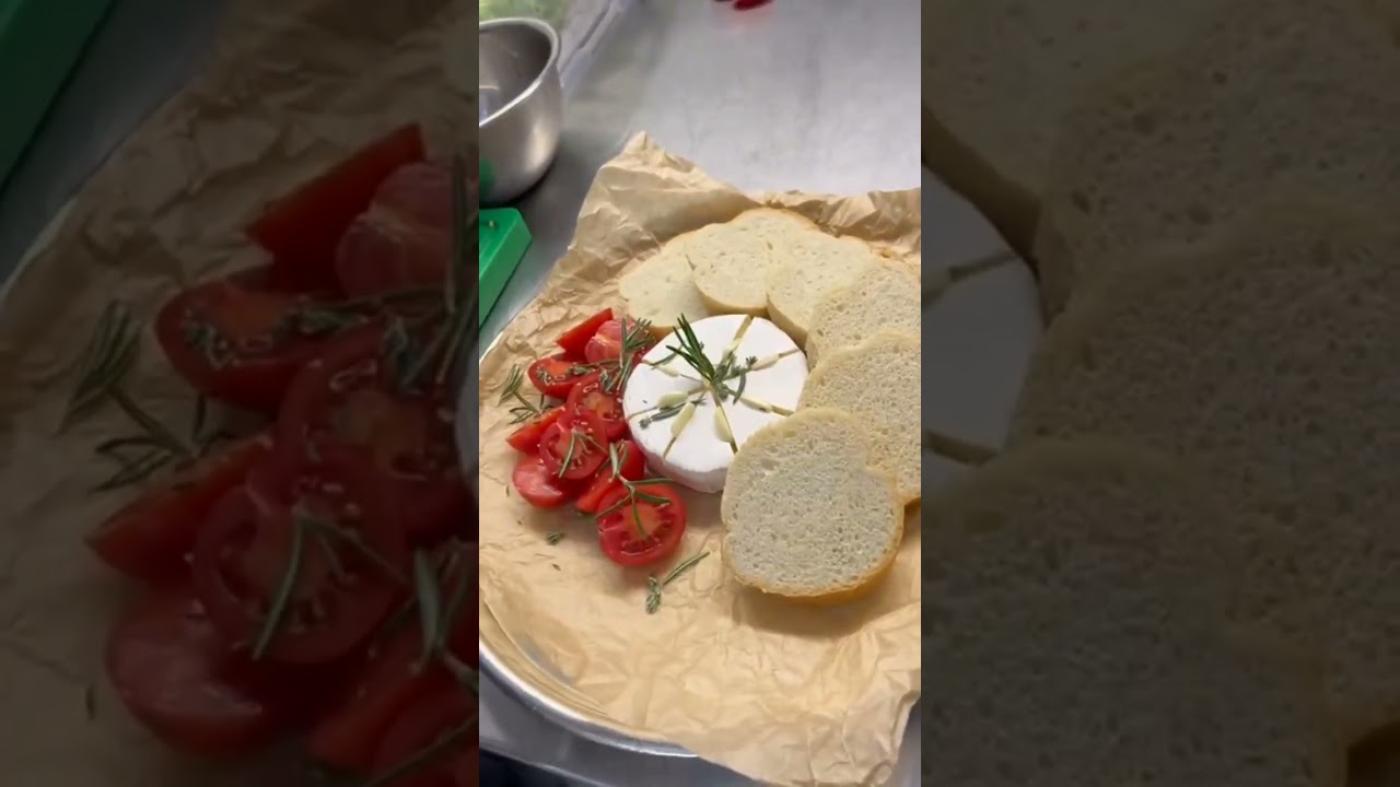 Камамбер запечений з томатами та пряними травами #bbq #chefcook #food #chizish #foodporn