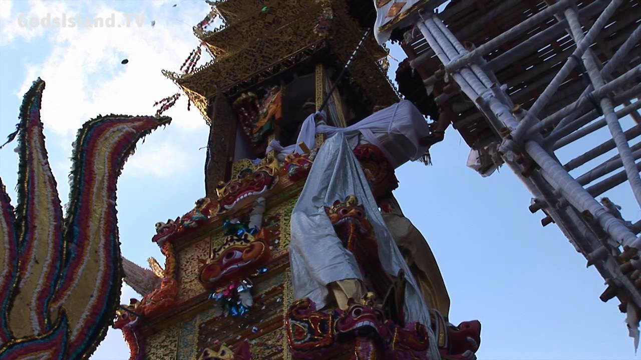 Event in Bali - Royal Cremation Ceremony in Ubud 18.08.2011 HD