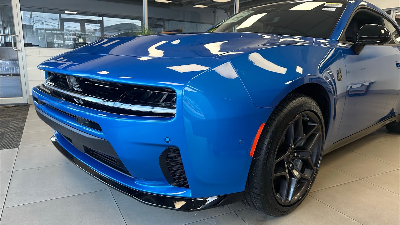 What do you guys think of this blue Dodge Charger Sixpack Scatpack 2026 that they called bluedicrous