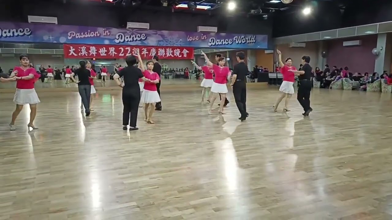 吉魯巴大溪表演