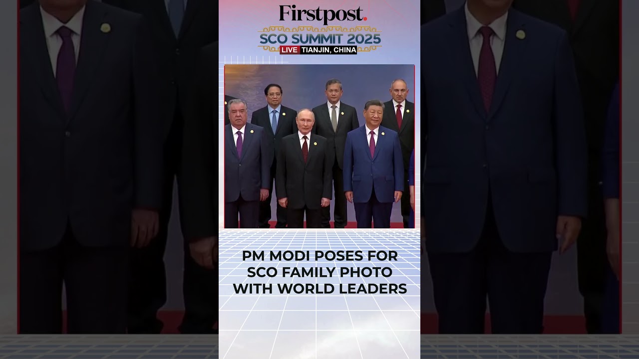 #FirstpostNews: PM Modi, Xi Pose for Family Photo at SCO Summit in China | N18G