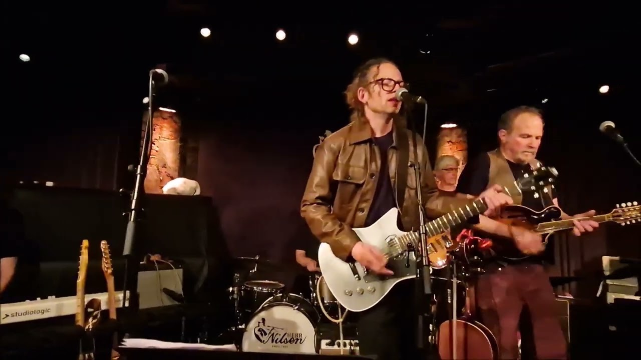 The Band's Band - Life Is A Carnival