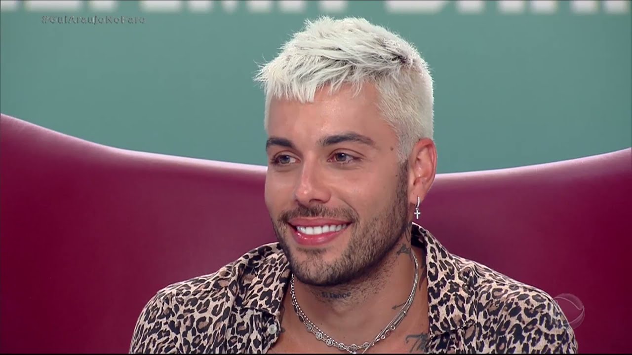 Faro invade a sede e revela as 'plaquinhas' distribuídas por Gui Araujo