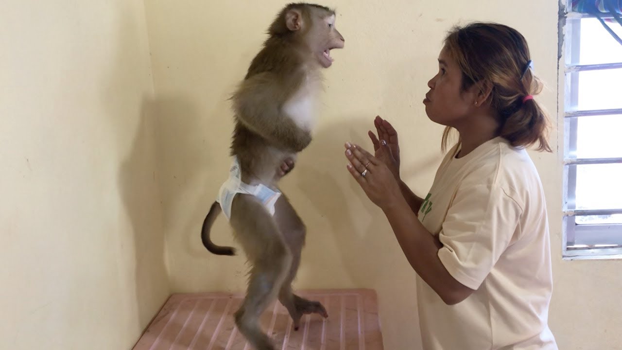 Jason Determine Prevent Mom To Not Touch Apply Lotion
