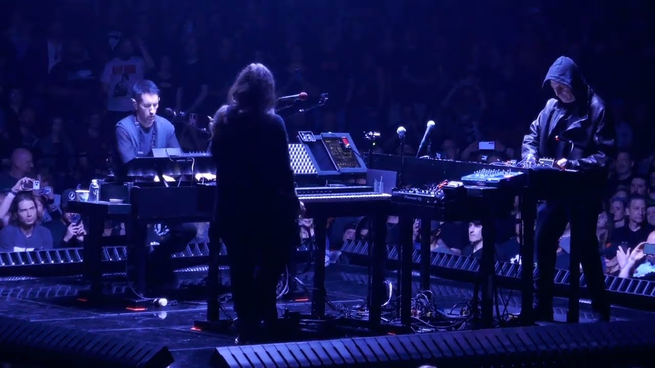 Nine Inch Nails - Moda Center, Portland Oregon - 2025-08-08 [Full Show]