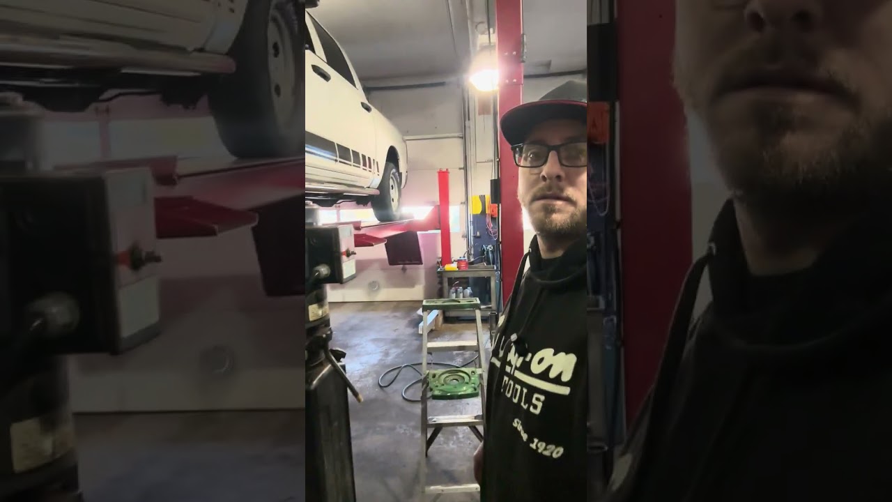 Oil change on a dodge ram 1500 with 3.6L #mechanic #oilchange #explore #fyp #dodge #ram #maintenance
