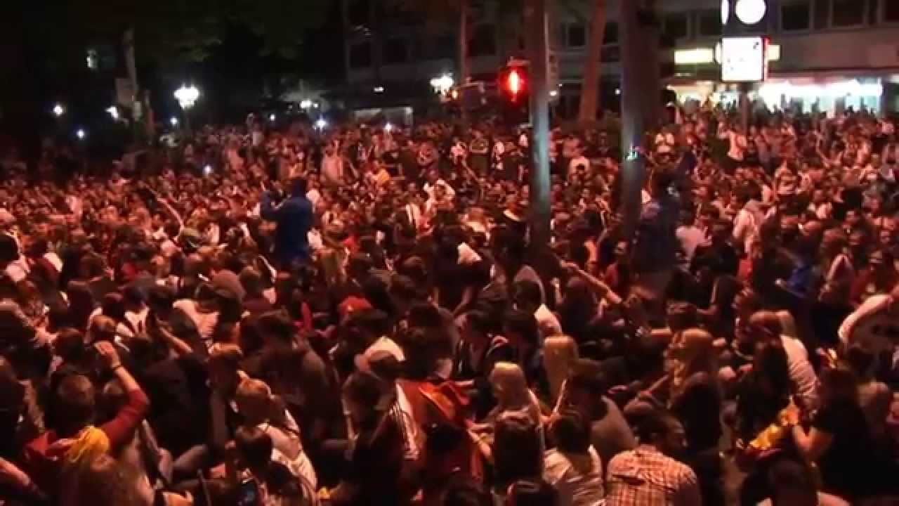 Public Viewing - Paderborn - Deutschland 1 -- 0 Argentinien - Deutschland ist Weltmeister 2014