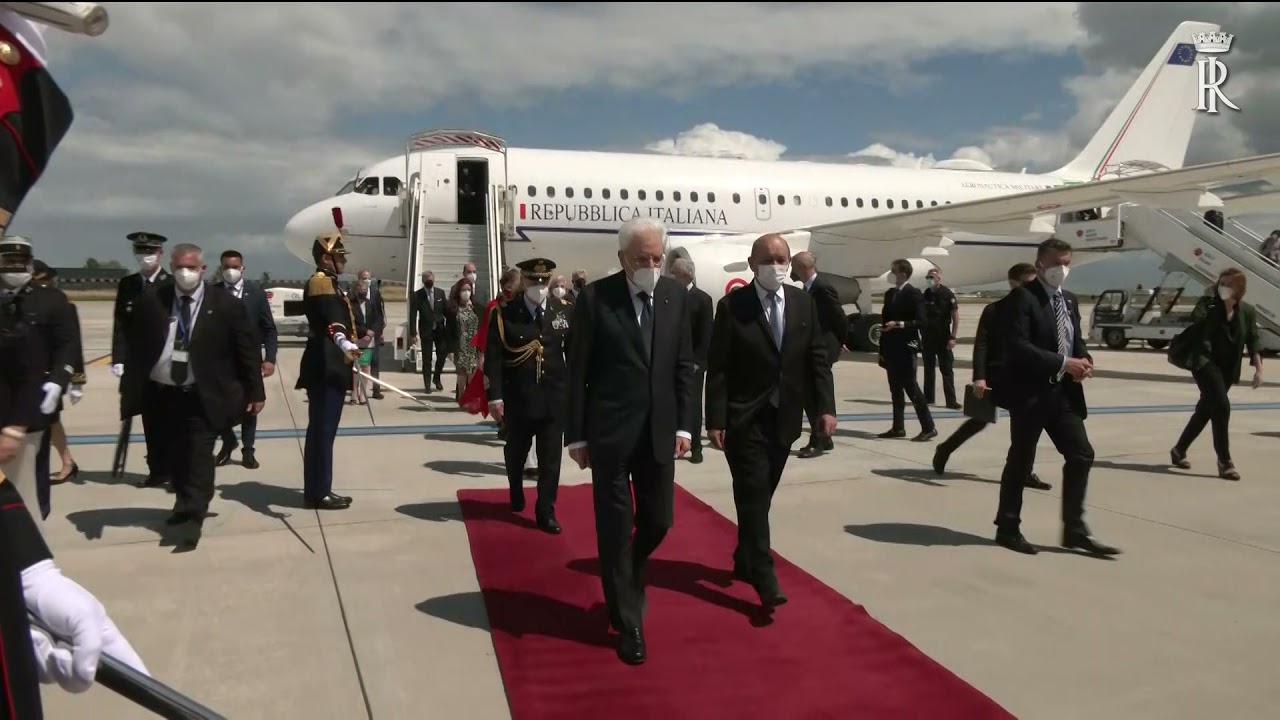 Mattarella arriva all’aeroporto di Parigi – Orly
