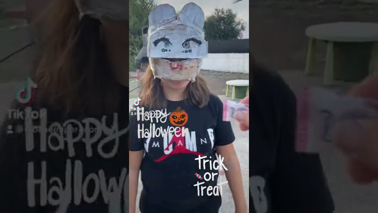 Dolcetto o scherzetto , maschera creata da Alessia materiali semplici #shorts #halloweeniscoming