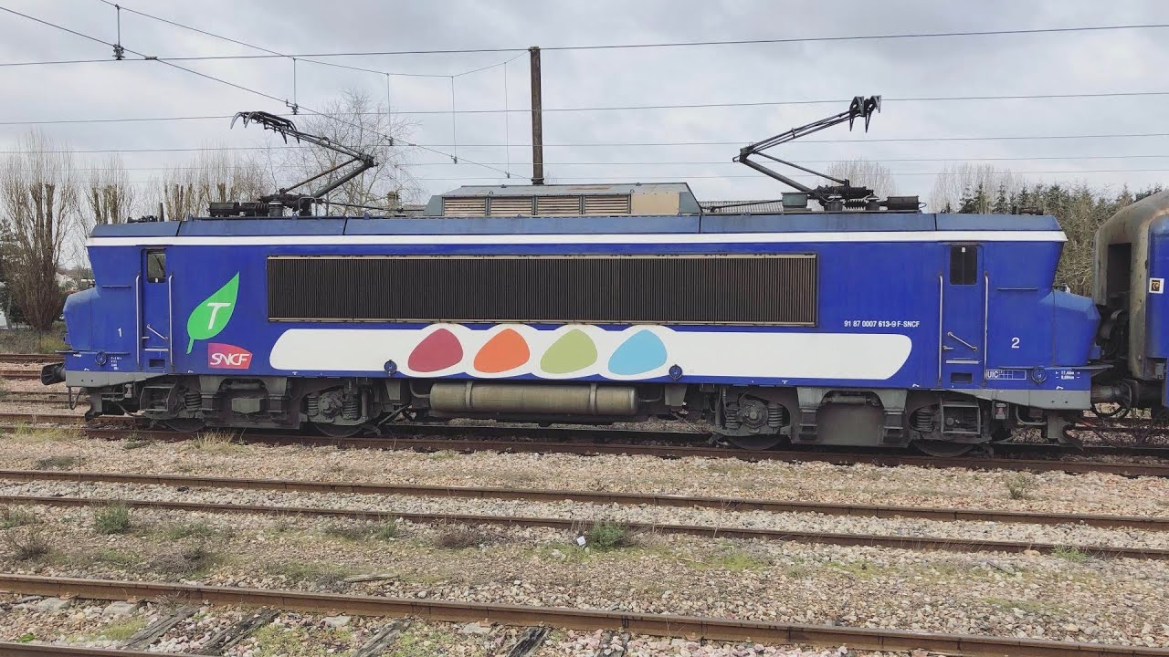 En cabine d'une BB 7600 de Versailles Chantiers à Rambouillet
