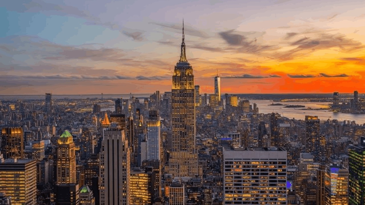 𝐏𝐋𝐀𝐘𝐋𝐈𝐒𝐓 | Gold Evenings Over Endless Streets