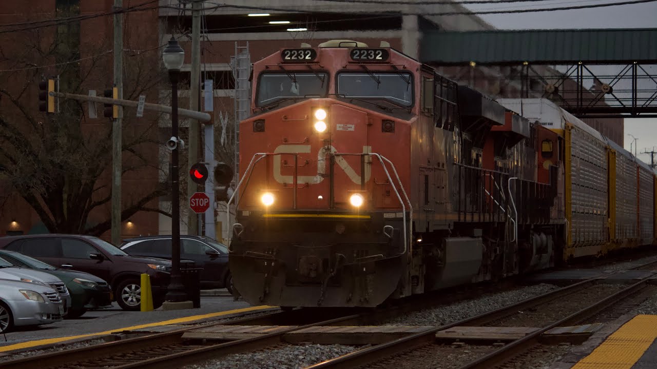 CSX X224-14 With CN power @julianlovestrains @twinGterritory 