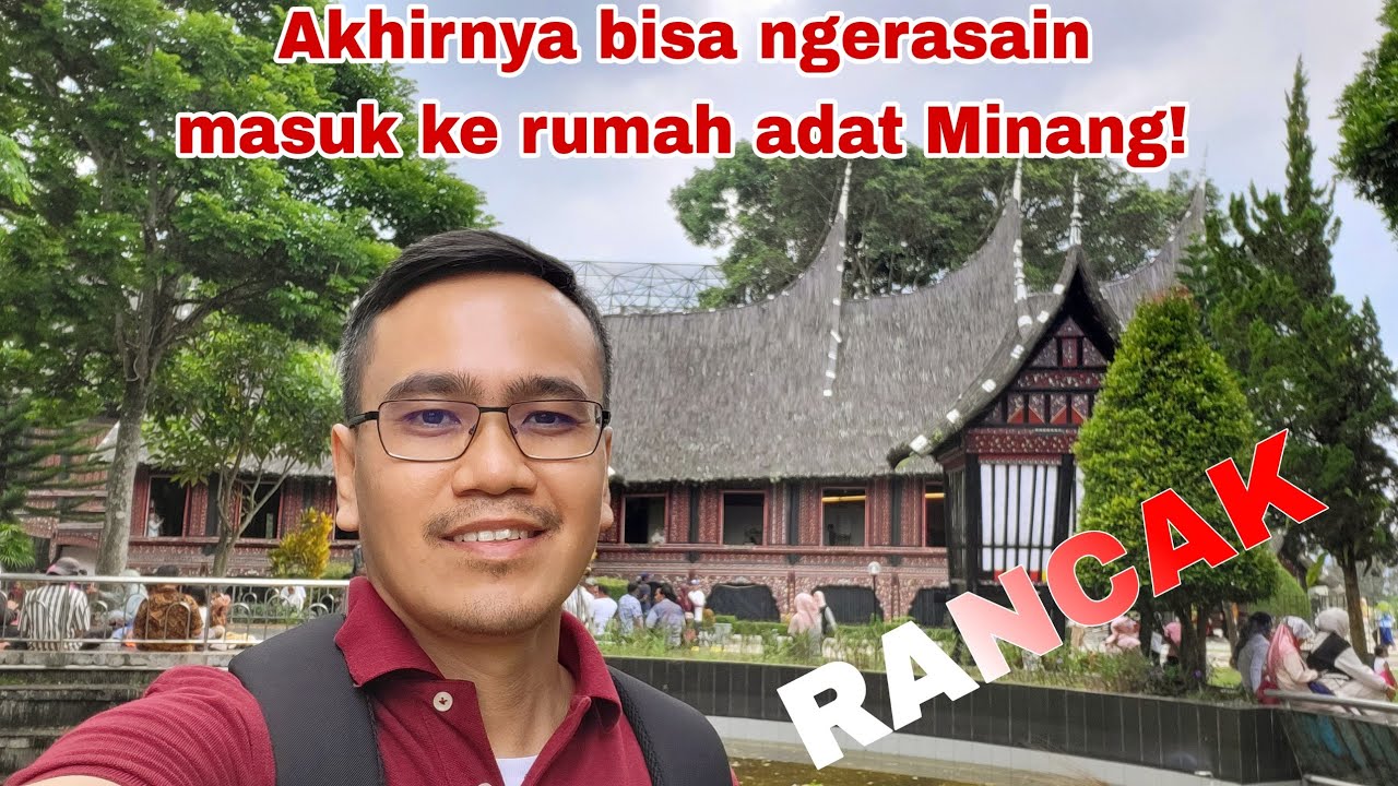 Di dalam Kebun Binatang Kinantan Bukittinggi ada museum berbentuk Rumah Adat Minang