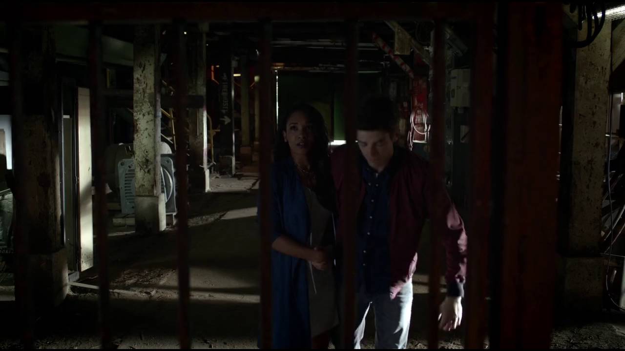 The Flash 3x1 Barry Ask the reverse flash to kill his mother