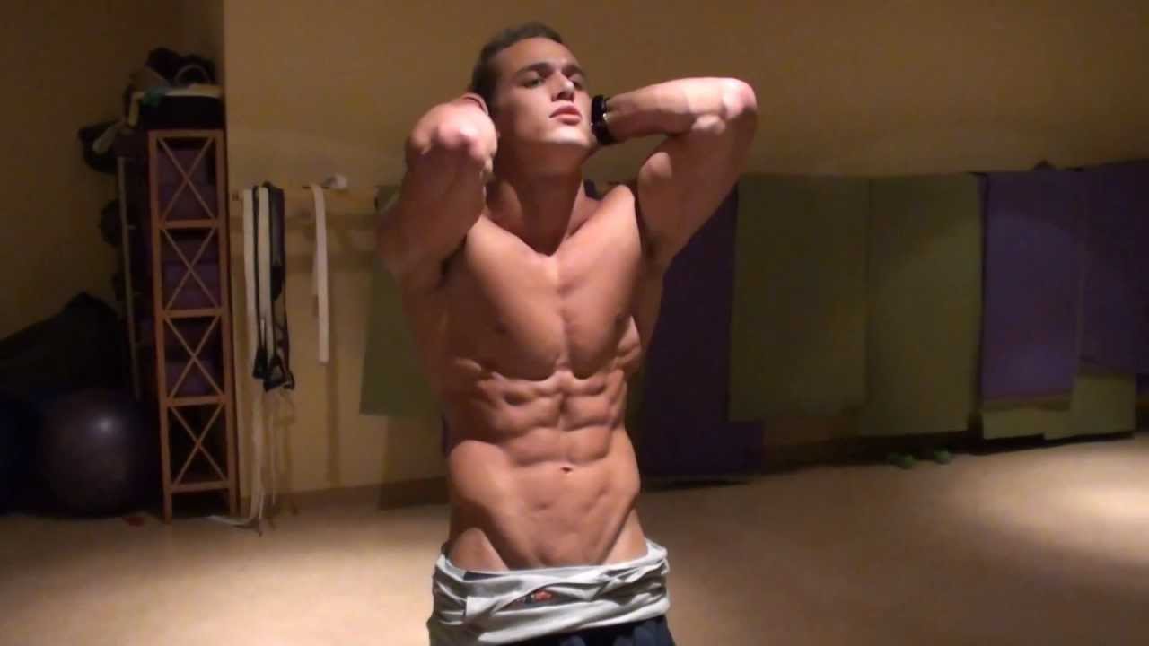 Posing Marc Fitt - www.marcfitt.com