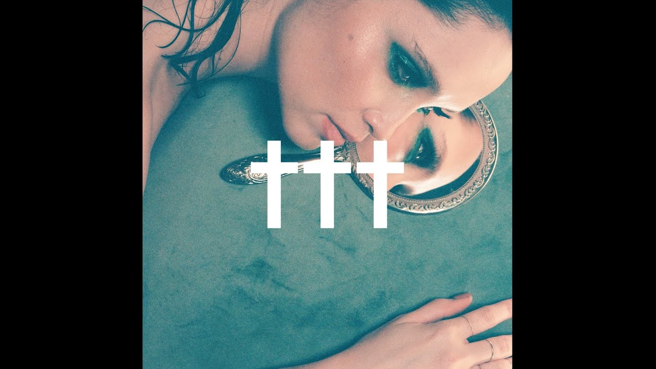 &dagger;&dagger;&dagger; (Crosses) - Vivien