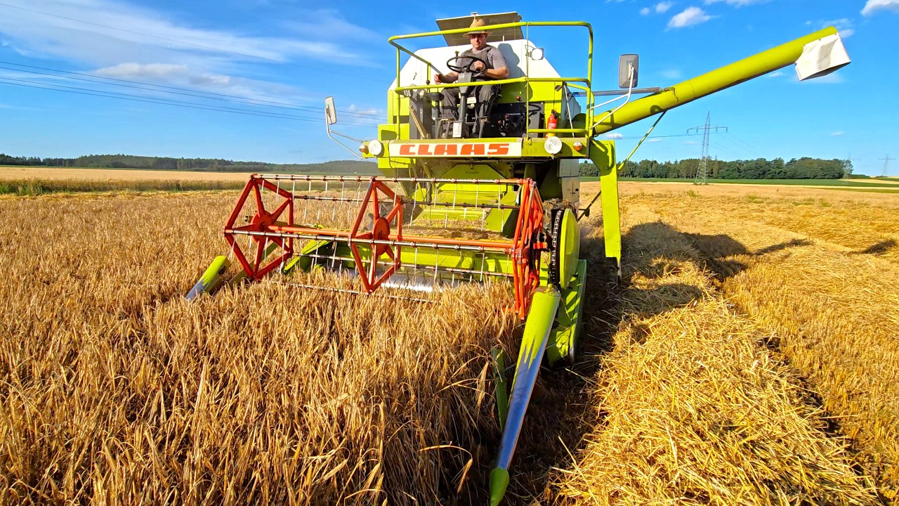 CLAAS Dominator 38 Combine Harvester bulit to last and indestructible