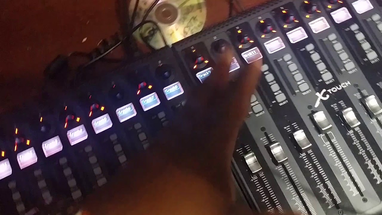 X-TOUCH/X-TOUCH EXTENDER: the Finish touch of putting units together