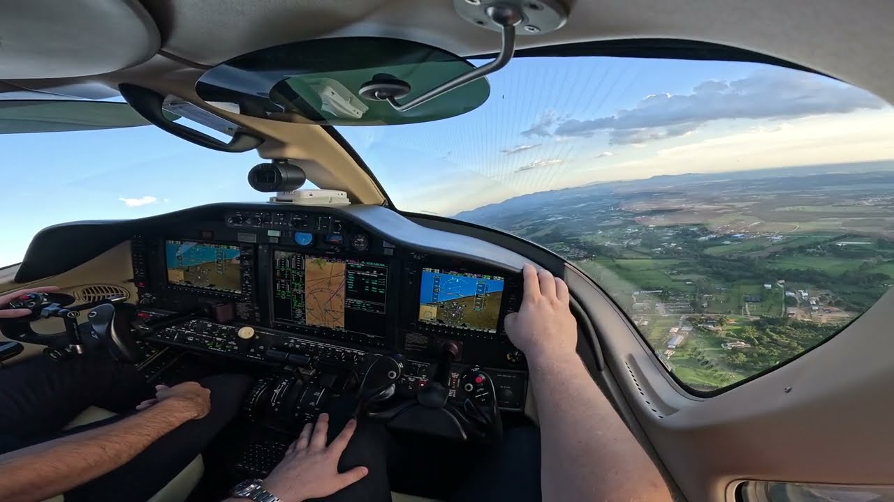 Citation Mustang takeoff from SBCT - Afonso Pena International Airport