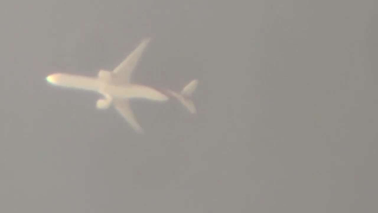 Aero plane spotting by 10-30x30 monocular scope